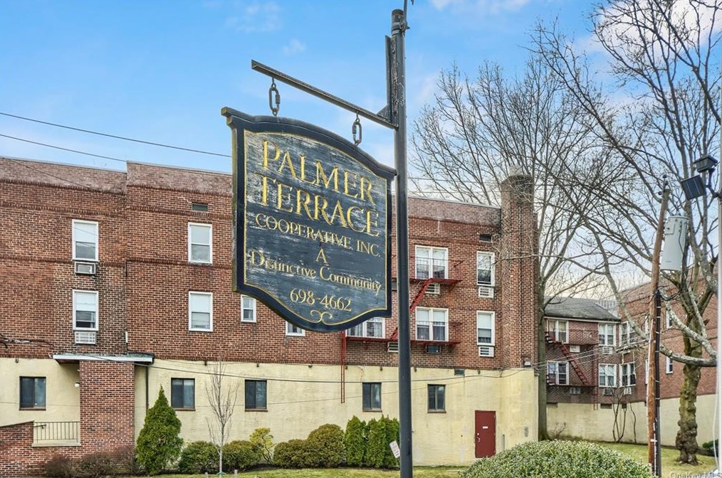 327 Palmer Ter, Mamaroneck NY  10543-2423 exterior