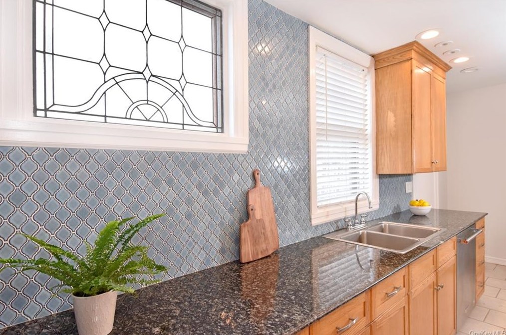 17 Bellair Dr, Dobbs Ferry NY 10522-3503 exterior