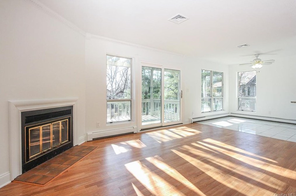 15 Villa Dr, Peekskill NY 10566-4939 exterior