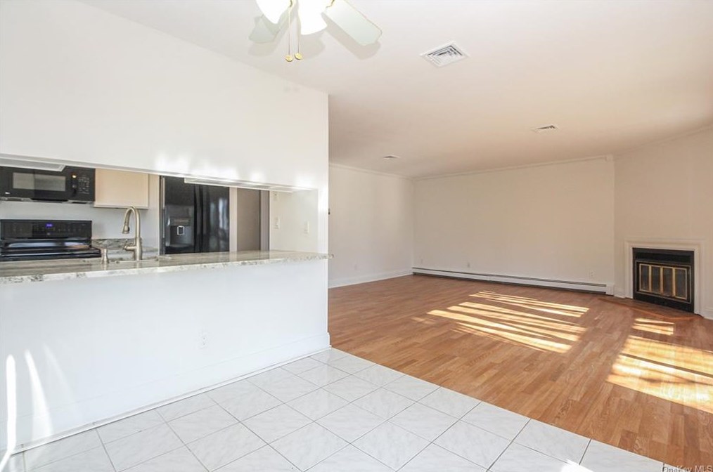 15 Villa Dr, Peekskill NY 10566-4939 exterior