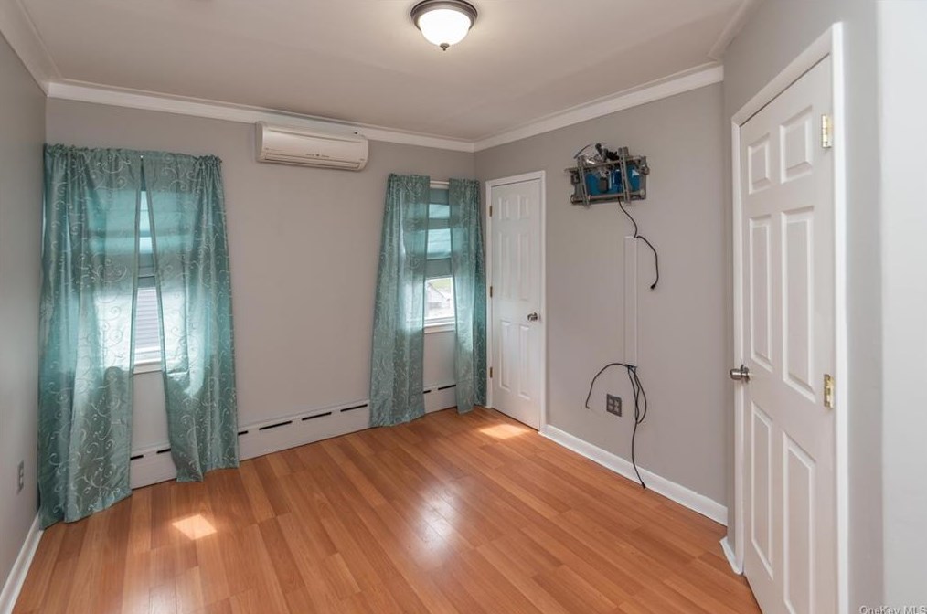 1230 Mombasha Rd, Monroe NY 10950-5323 exterior