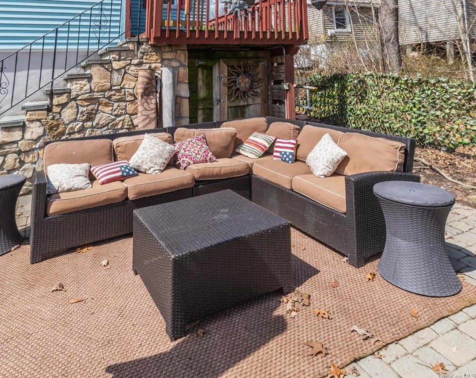 1230 Mombasha Rd, Monroe NY 10950-5323 exterior