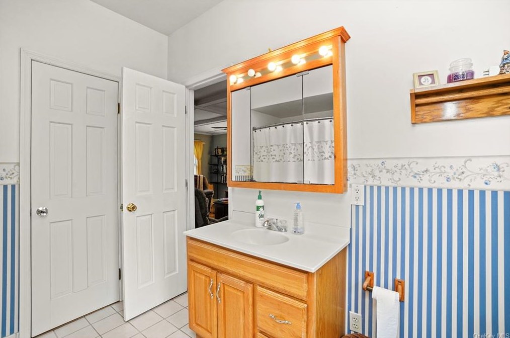 157 Rte 100, Katonah NY  10536-3238 exterior