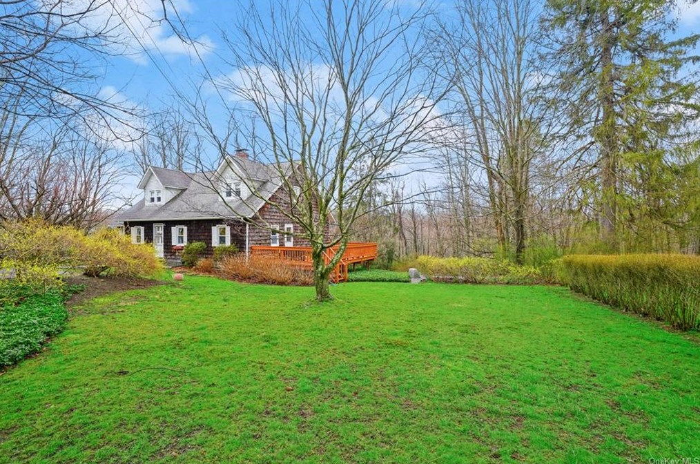 157 Route 100, Katonah NY  10536-3242 exterior