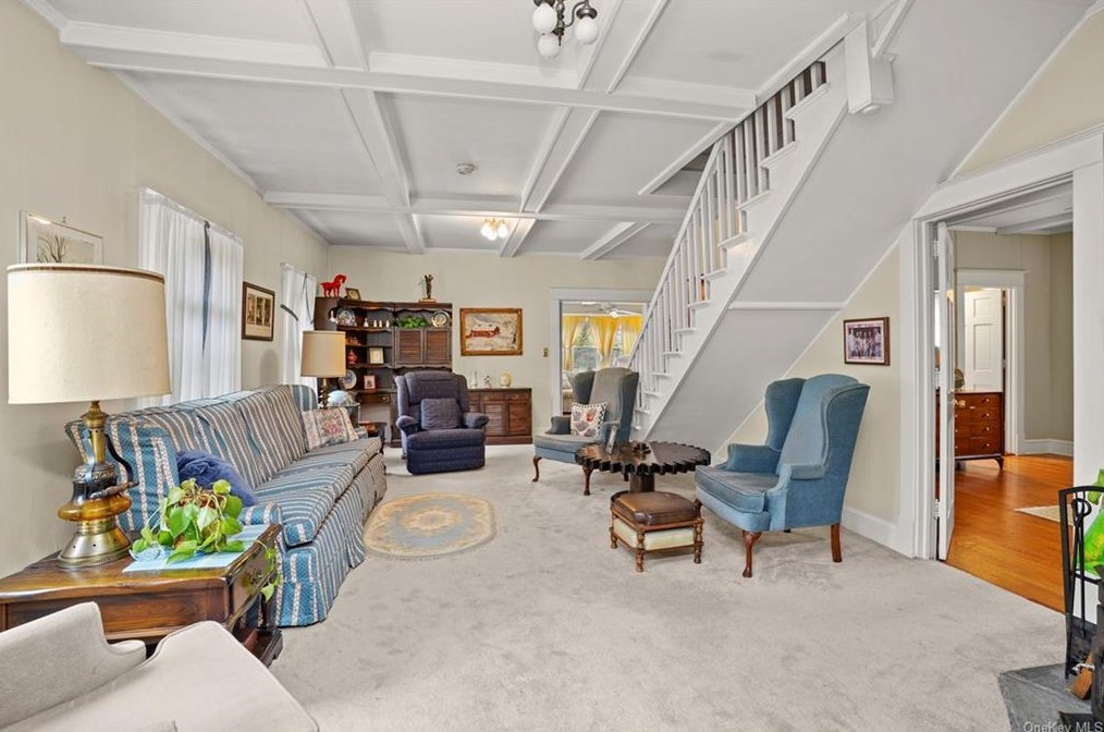 157 Rte 100, Katonah NY  10536-3238 exterior