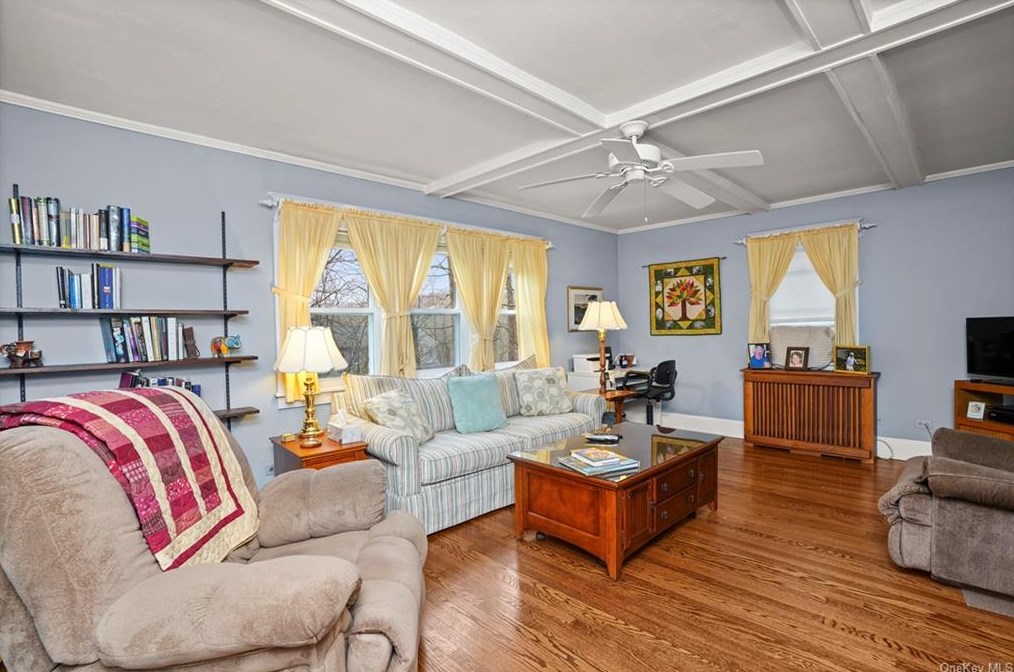 157 Rte 100, Katonah NY  10536-3238 exterior