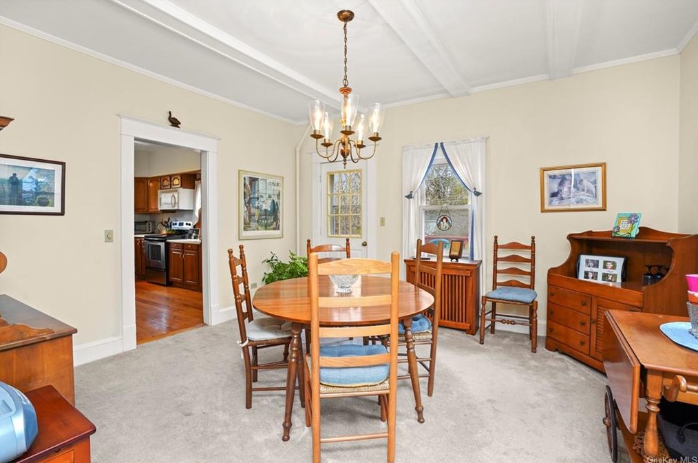 157 Rte 100, Katonah NY  10536-3238 exterior