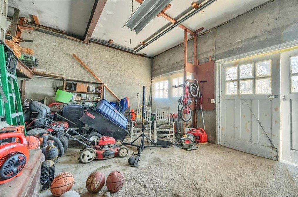 1340 Longview Ave, Peekskill NY  10566-4825 exterior