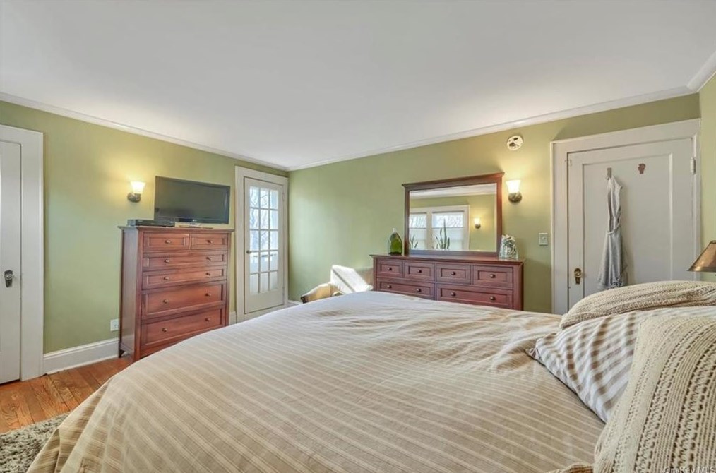 1340 Longview Ave, Peekskill NY  10566-4825 exterior