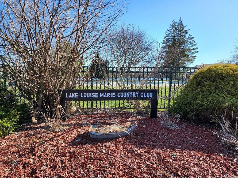 77 Crescent Cir, Rock Hill NY  12775-6200 exterior