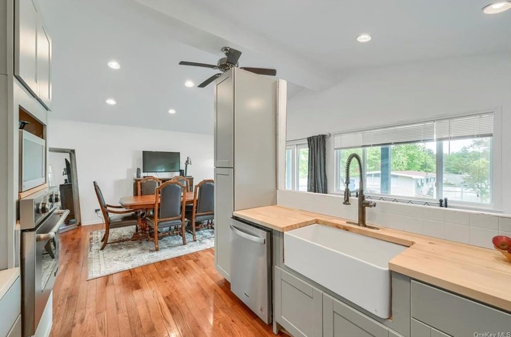 77 Crescent Cir, Rock Hill NY  12775-6200 exterior