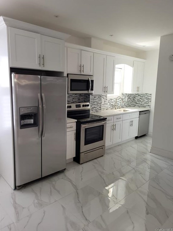 160 Elm St, Yonkers NY  10701-3932 exterior