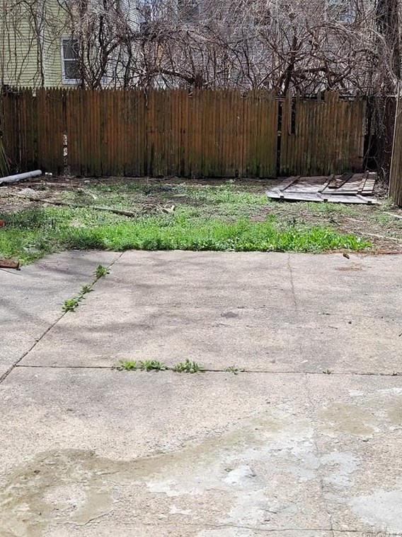 160 Elm St, Yonkers NY  10701-3932 exterior