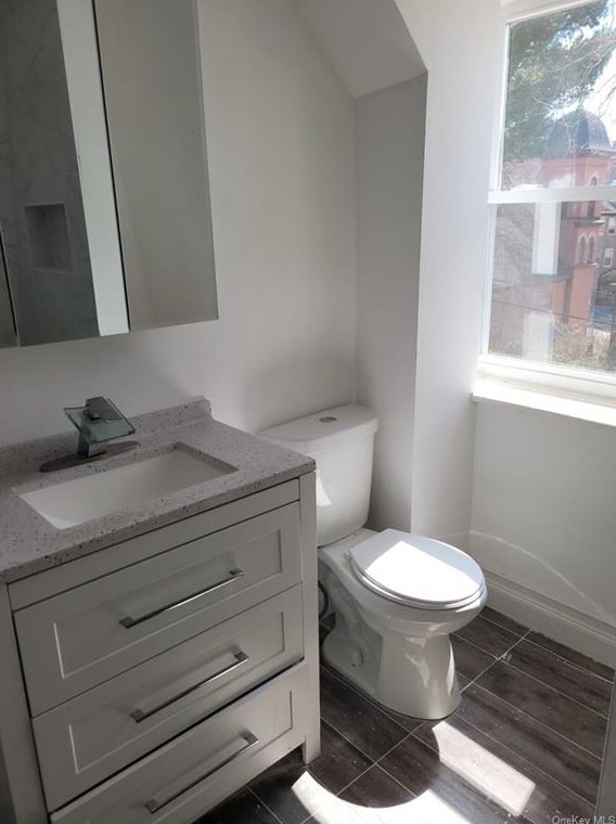 160 Elm St, Yonkers NY  10701-3932 exterior