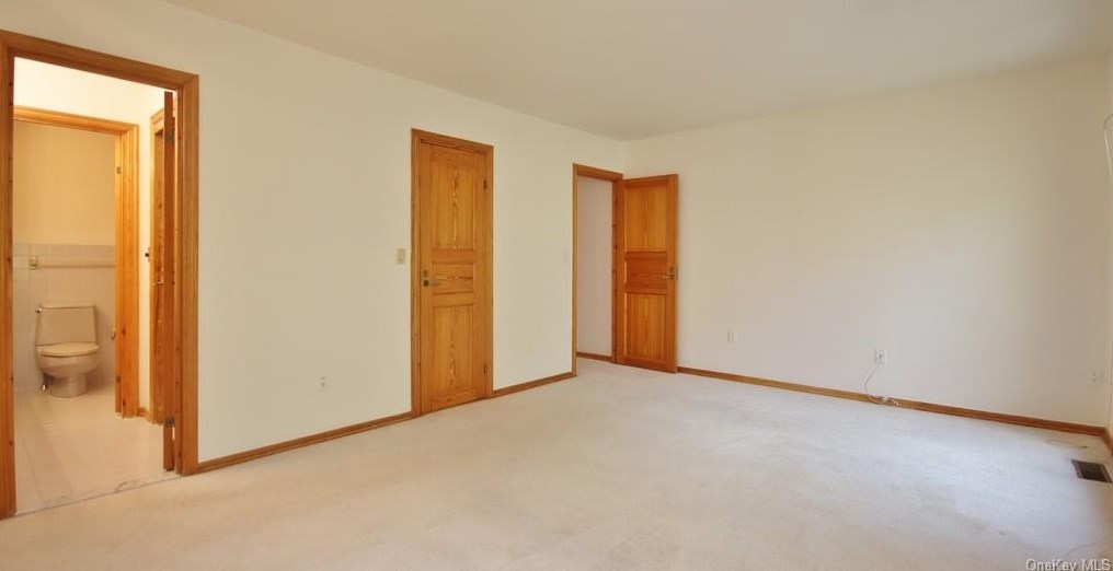 1 Deer Ridge Rd, Mount Kisco NY  10549-4202 exterior