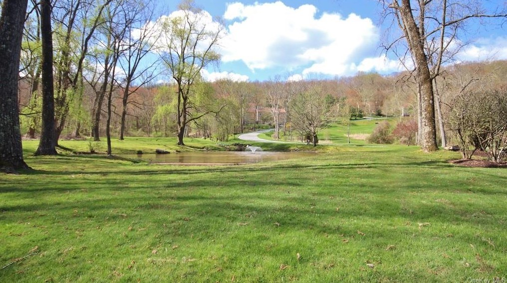 1 Deer Ridge Rd, Mount Kisco NY  10549-4202 exterior