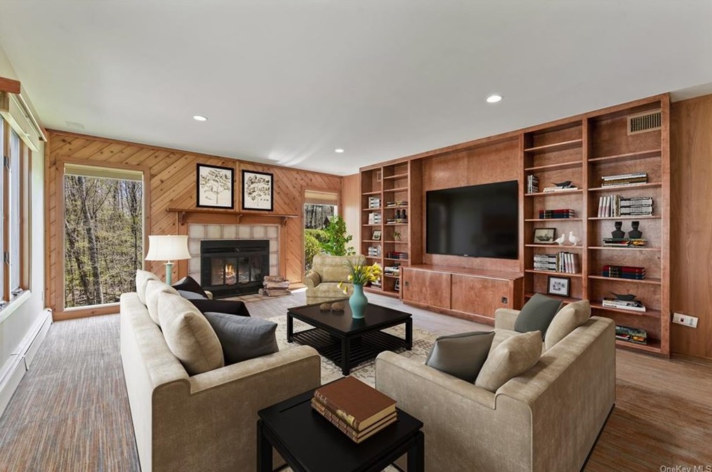 38 Deer Trak Ln, Goldens Bridge NY 10526-1207 exterior