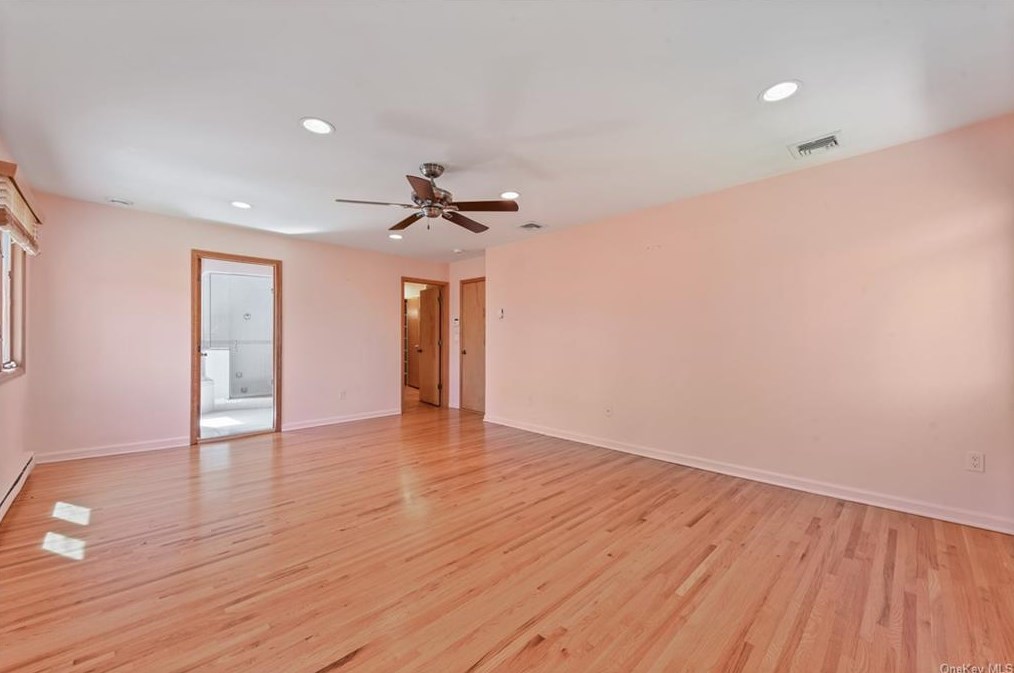 38 Deer Trak Ln, Goldens Bridge NY 10526-1207 exterior