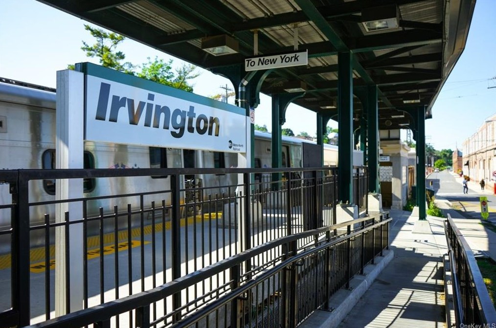 120 Broadway, Irvington On Hudson NY  10533-1234 exterior