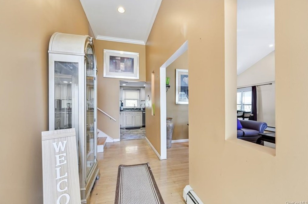 7 Continental Dr, Newburgh NY  12553-5607 exterior