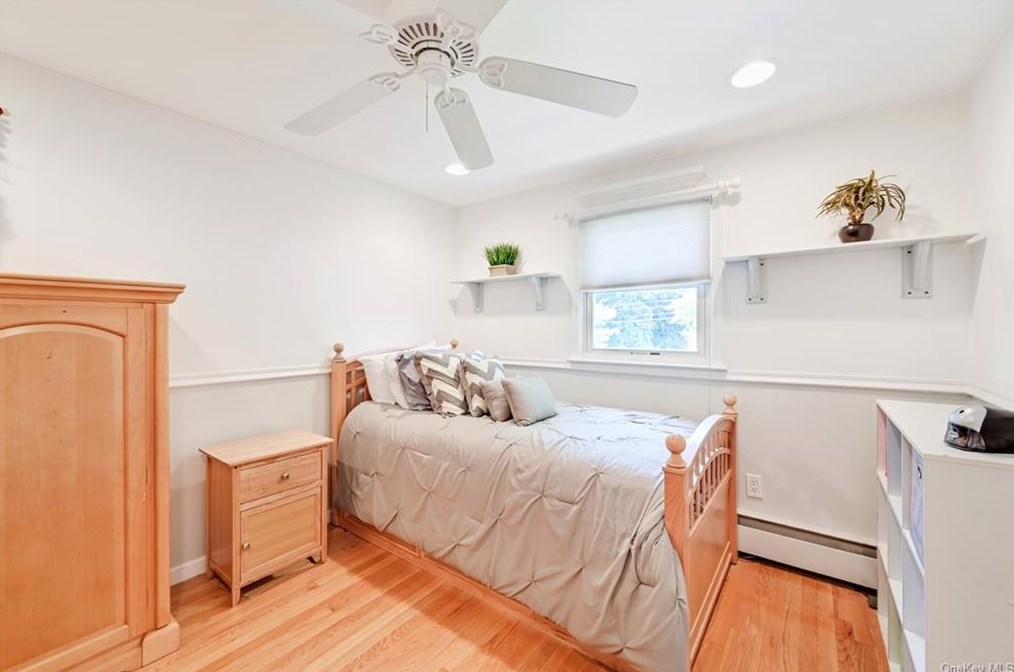 7 Continental Dr, Newburgh NY  12553-5607 exterior