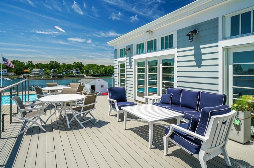 265 Barry Ave, Mamaroneck NY  10543-2827 exterior