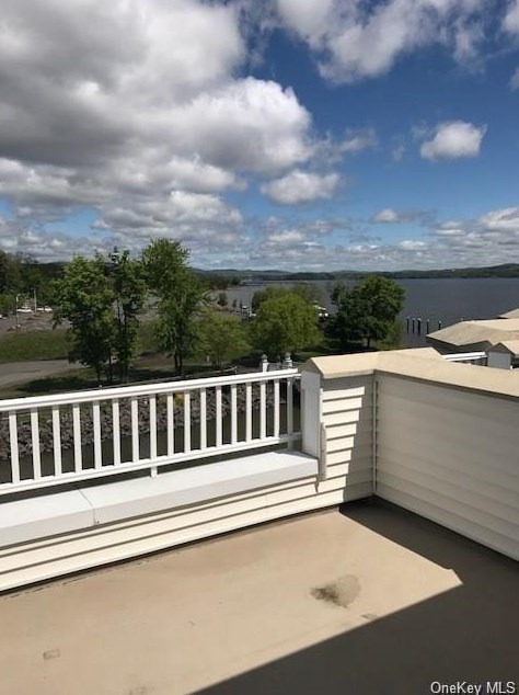 22 Lagoon Ln, Haverstraw NY  10927-2101 exterior
