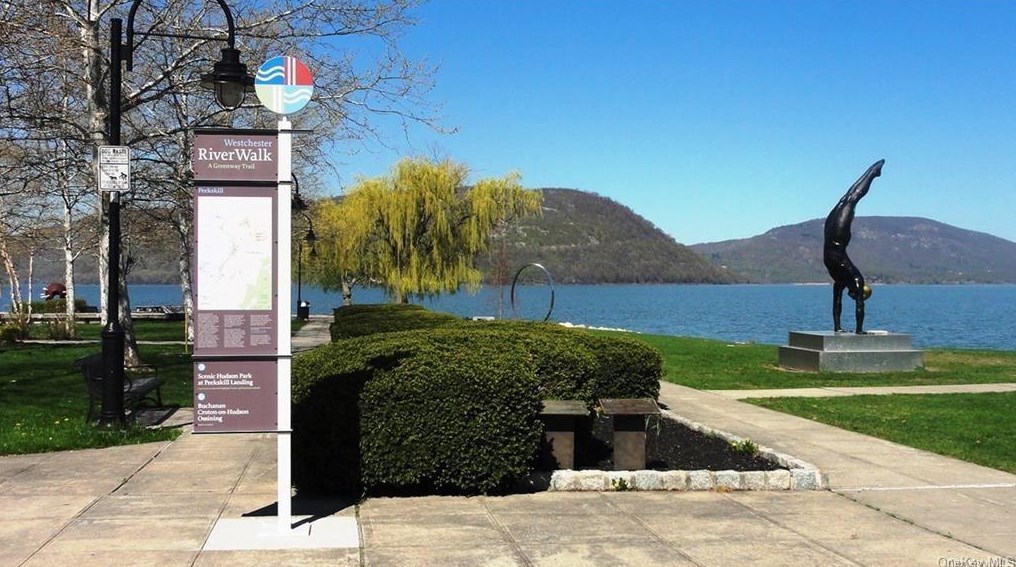 1840 Crompond Rd, Peekskill NY  10566-4157 exterior