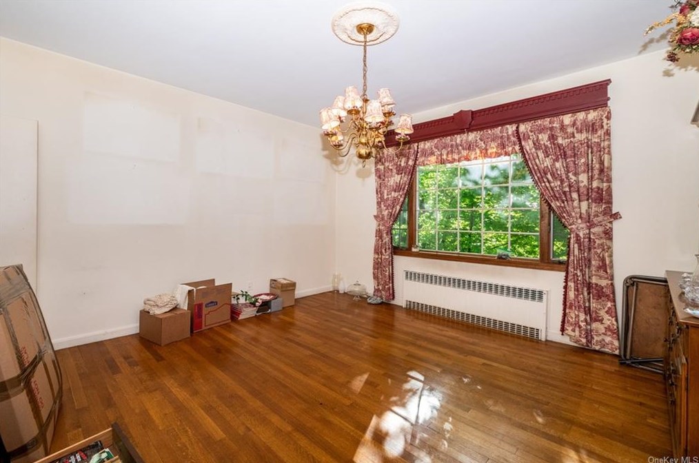 35 Abbey Pl, Yonkers NY 10701-1715 exterior