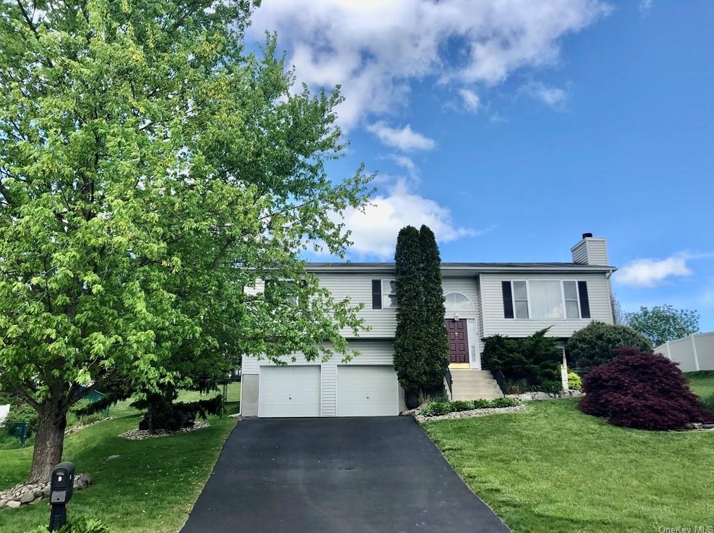 9 Silo Dr, Walden NY  12586-3413 exterior