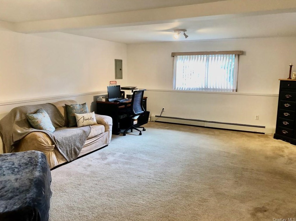 9 Silo Dr, Walden NY  12586-3413 exterior