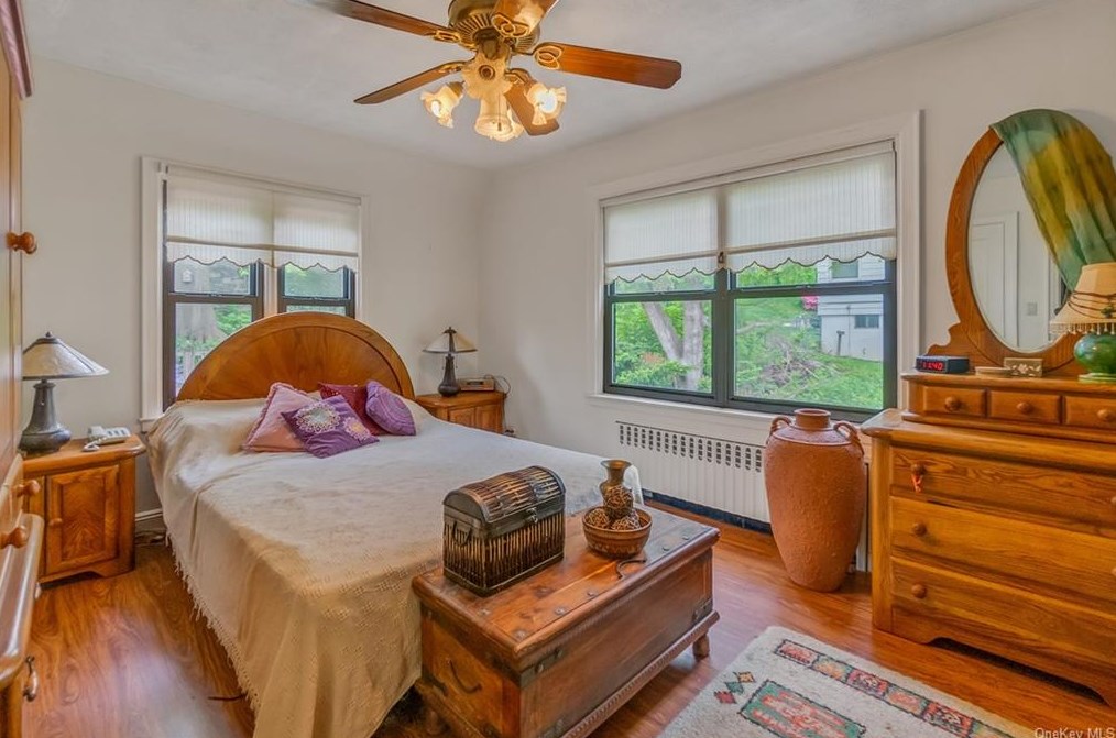 25 Cliffside Dr, Yonkers NY 10710-3140 exterior