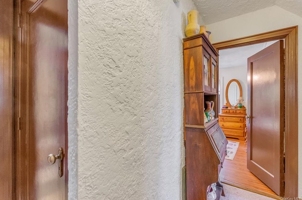 25 Cliffside Dr, Yonkers NY 10710-3140 exterior