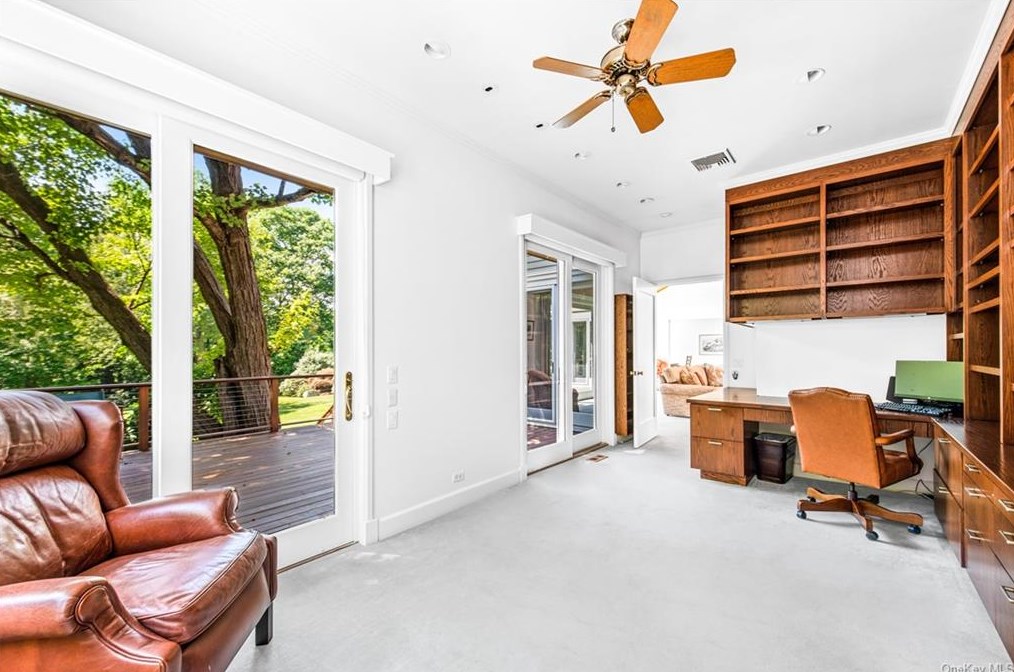 21 Logan Ln, Katonah NY  10536-3246 exterior