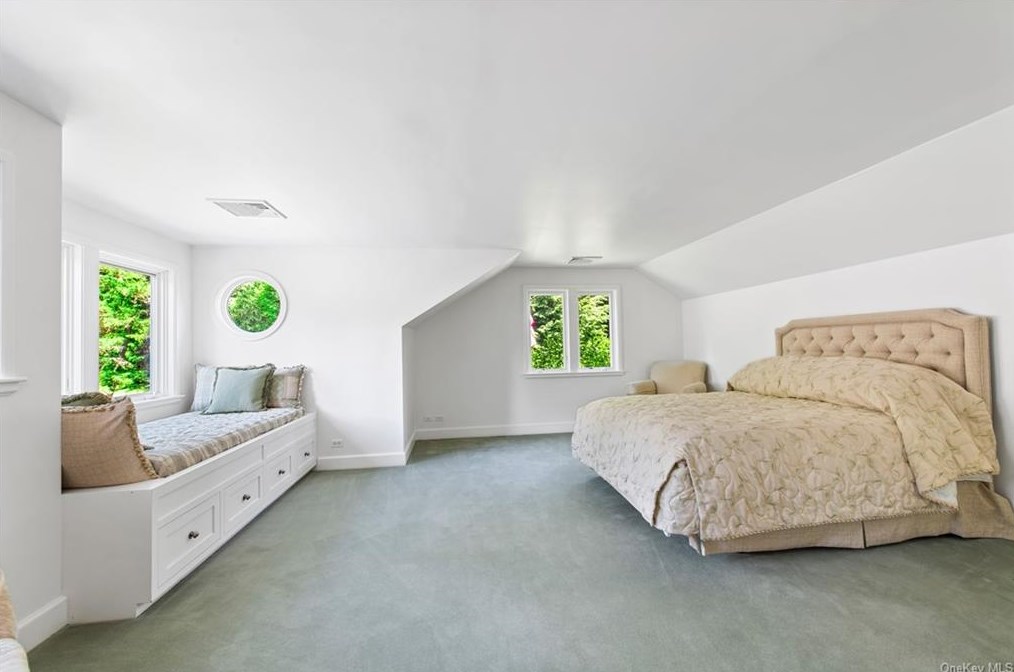 21 Logan Ln, Katonah NY  10536-3246 exterior