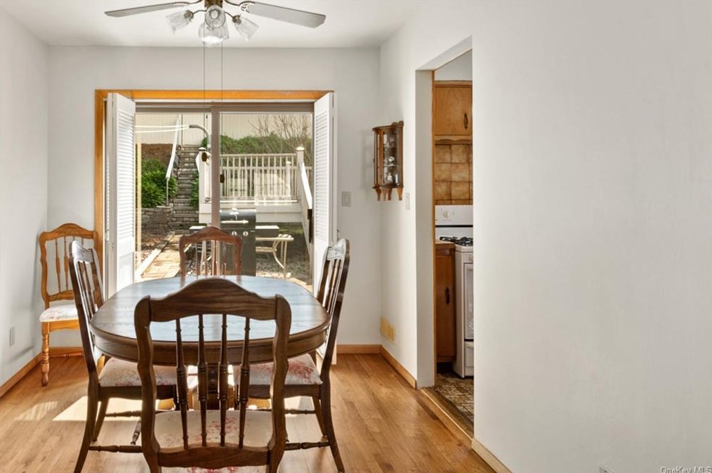 216 Pembrook Dr, Yonkers NY 10710-2804 exterior