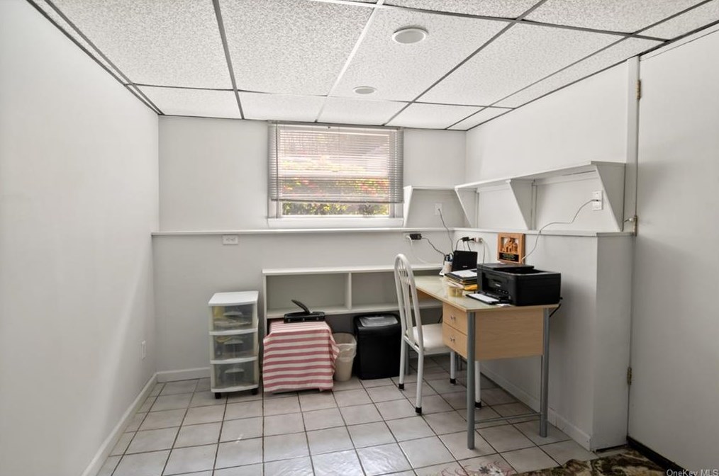 216 Pembrook Dr, Yonkers NY 10710-2804 exterior