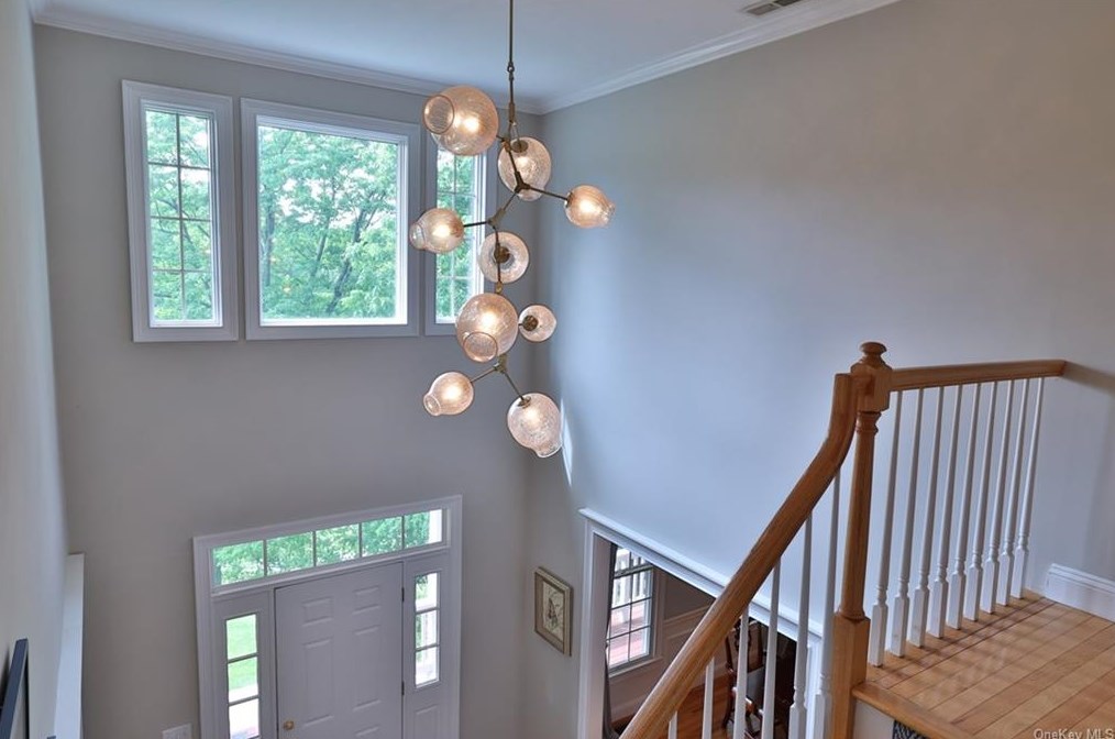 5 Red Maple Rdg, Croton On Hudson NY  10520-1550 exterior