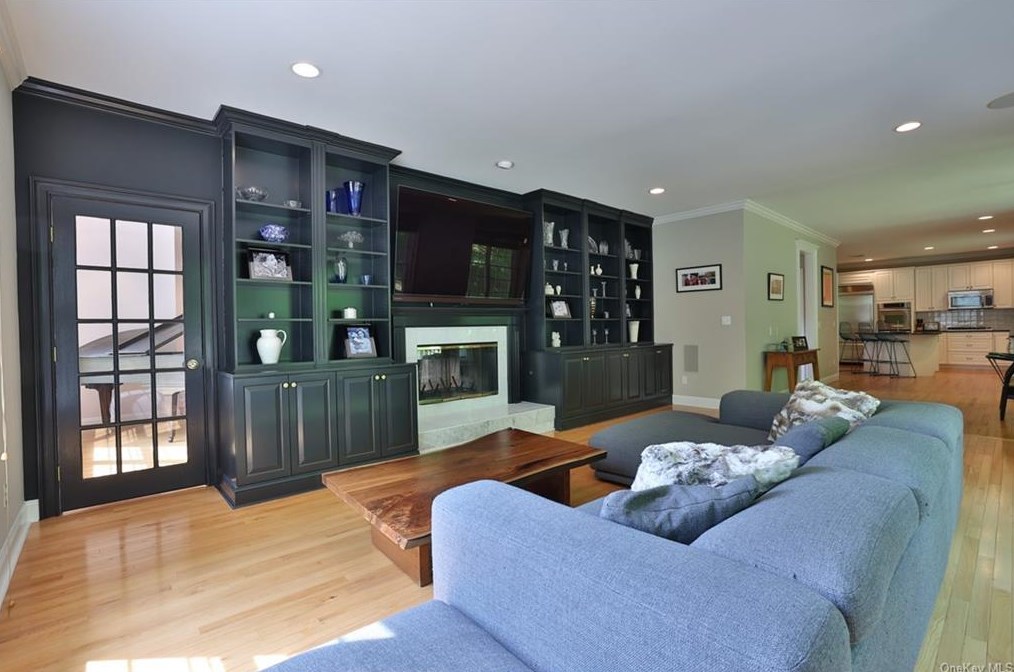 5 Red Maple Rdg, Croton On Hudson NY  10520-1550 exterior