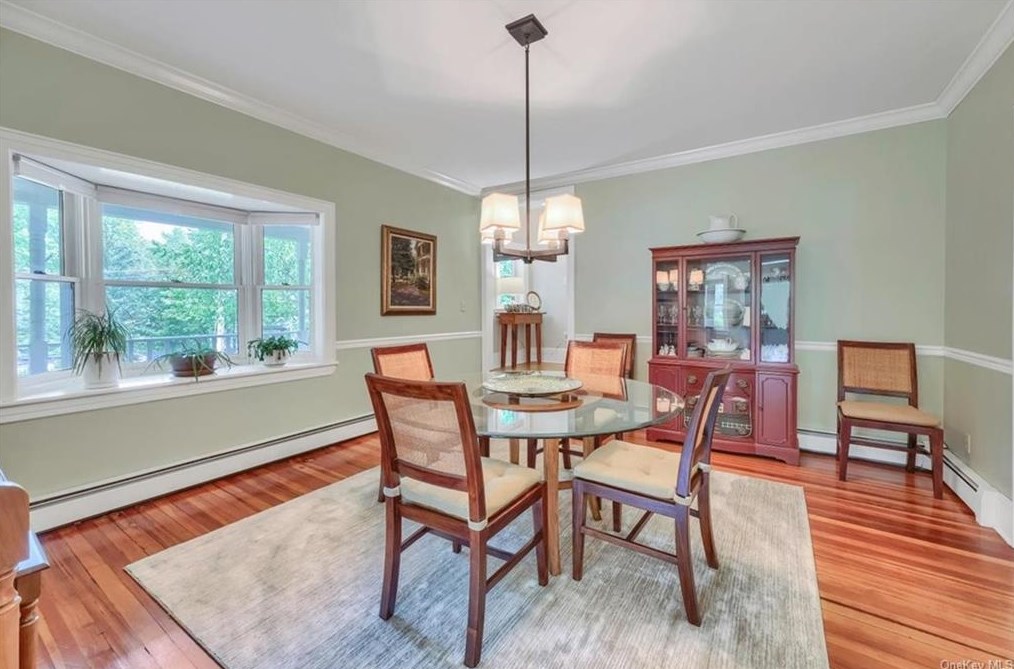 21 Phillips Pl, Goshen NY  10924-2307 exterior