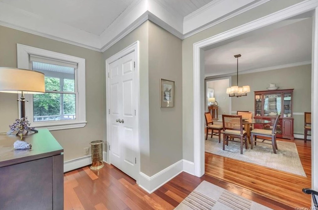 21 Phillips Pl, Goshen NY  10924-2307 exterior