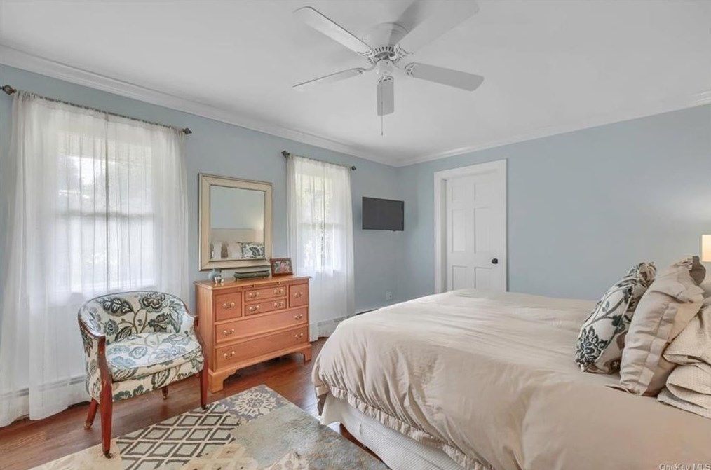 21 Phillips Pl, Goshen NY  10924-2307 exterior