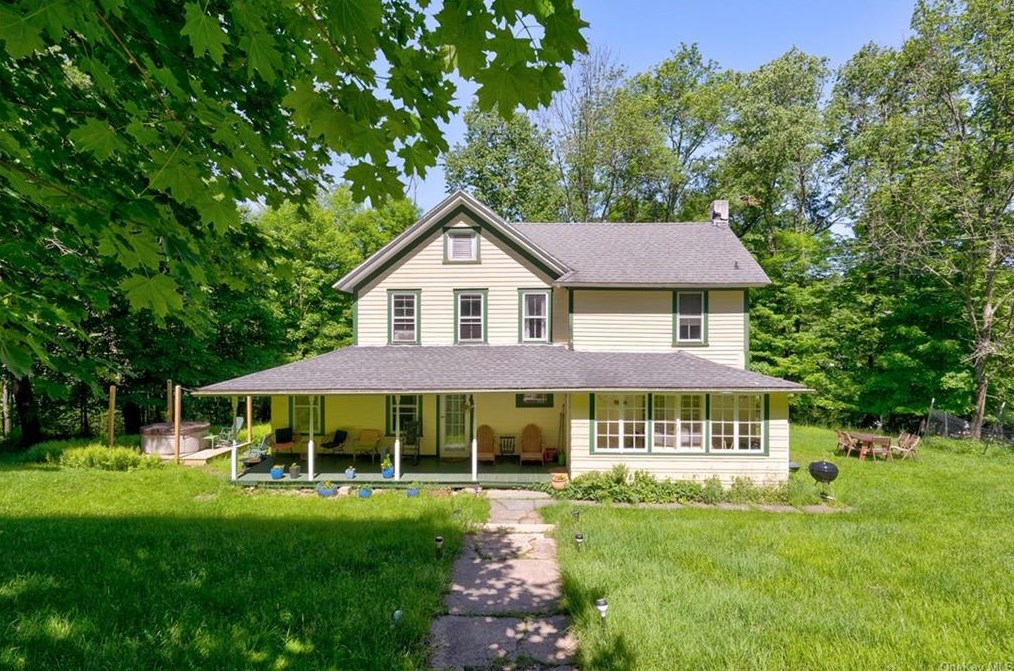 46 Taylor Rd, Jeffersonville NY  12748-5243 exterior