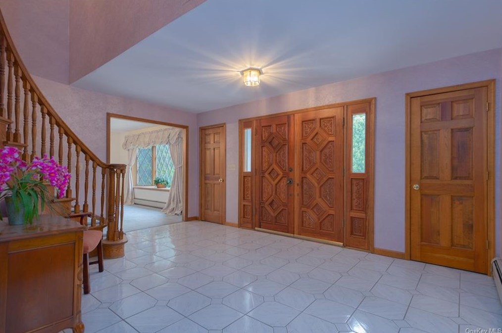 2429 Albany Post Rd, Walden NY  12586-2247 exterior