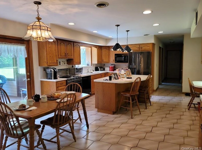 2429 Albany Post Rd, Walden NY  12586-2247 exterior