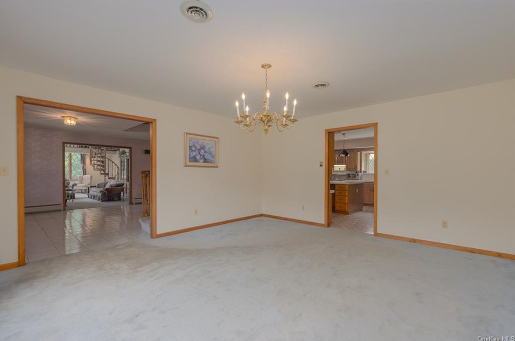 2429 Albany Post Rd, Walden NY  12586-2247 exterior