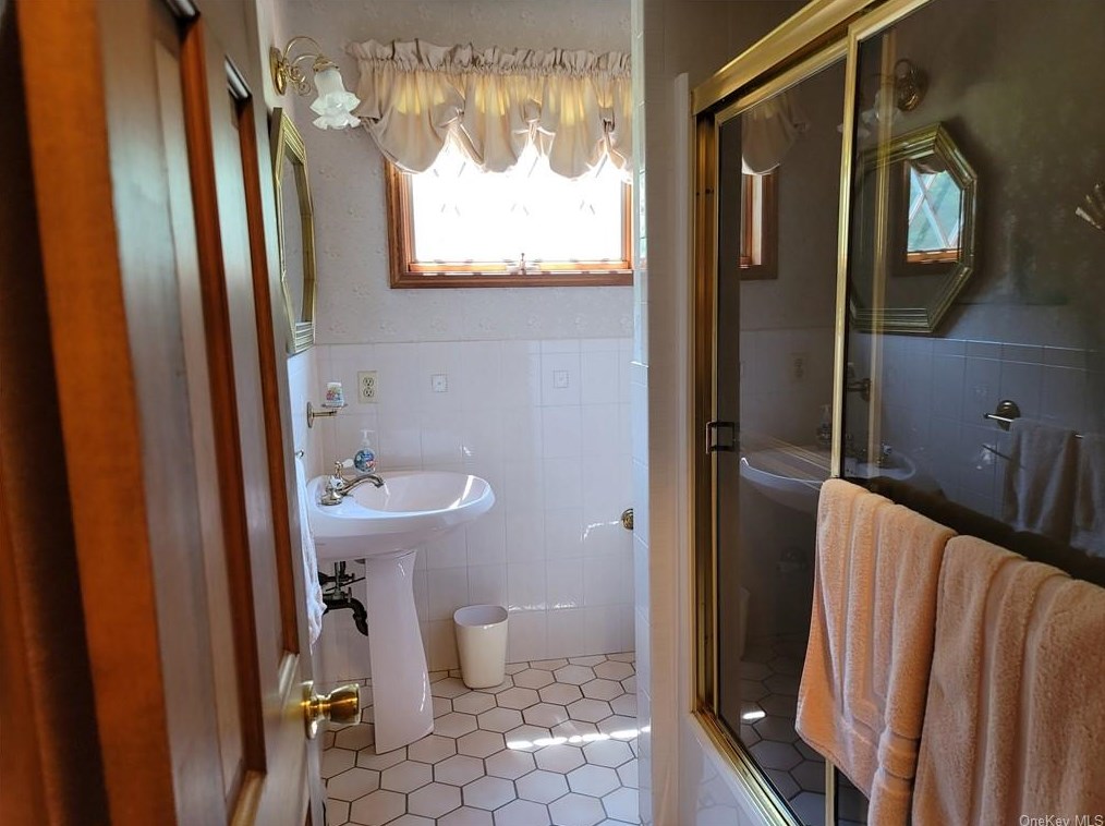 2429 Albany Post Rd, Walden NY  12586-2247 exterior