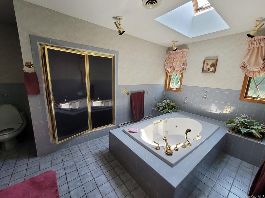 2429 Albany Post Rd, Walden NY  12586-2247 exterior