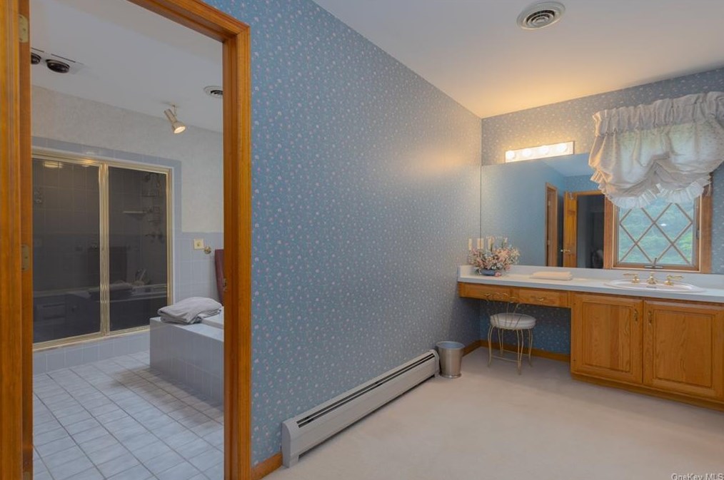 2429 Albany Post Rd, Walden NY  12586-2247 exterior