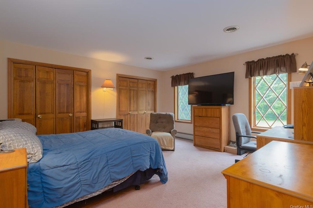 2429 Albany Post Rd, Walden NY  12586-2247 exterior